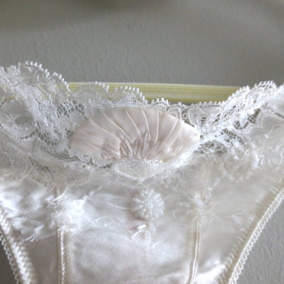 NEW EVE'S TEMPTATION SILK UNLINED FLORAL LACE BRA/PANTIES 2PC SET - Picture 16 of 16